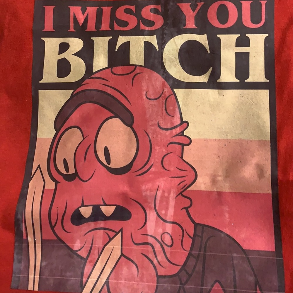 Men’s L red tee
